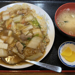 ポンポ子 - 五目あんかけチャーハン（中盛）¥900