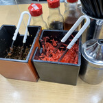 名代ラーメン亭 - 辛子高菜、紅生姜、ゴマ