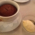 ビストロ ダイア - ショコラケーキ 蜂蜜入りアイスクリームを添えて