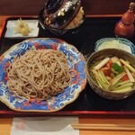 お蕎麦 たぐる - 天丼フタ閉まらず