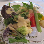 ウシマル - 色鮮やかなサラダ♪