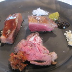 ウシマル - 網鶏真鴨（右上）が、とても美味い。牛タンも！