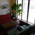 EIN - 店内（テーブル）