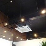 EIN - 店内（天井）