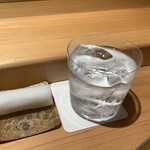 鮨 りんだ - お冷