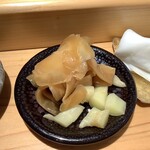 鮨 りんだ - ガリおかわり