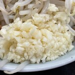 ラーメン もっけだの - 『ニボGニンニク野菜マシマシ』のニンニク