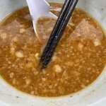 ラーメン もっけだの - 『ニボGニンニク野菜マシマシ』のスープ