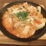 Izakaya Bokkoya - ポテトのキムチーズ焼き