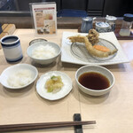 マグロと天ぷら定食 銀八 - 一本穴子の天ぷら、立派！