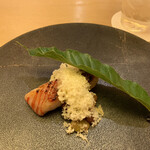 銀座 奥田 - 味噌あじ、手前に数種の豆と蒸した栗のトッピング