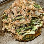 Okonomiyaki Momiji - カス豚まぜ焼き1500円。