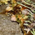 Okonomiyaki Momiji - キャベツはシャキシャキ。お好み焼き(豚玉)