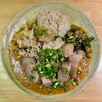 吉田カレー  - ほぐし鶏のバターチキンカレー・角切りローストポーク・ニラとネギのアチャール・中華アチャール