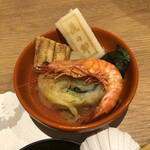 Mimi u - うどんすき：餅、海老、穴子、白菜、椎茸