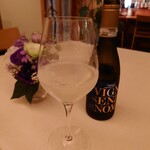 スタジオーネ - 