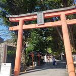 あかぎカフェ - 赤城神社の鳥居