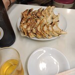 ぎょうざ専門店 赤萬 三宮店 - 