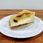 パティスリー ノアモア - さつまいもとドライフルーツ(チーズケーキ) 470円  通常のチーズケーキとは違い濃すぎず 口当たりの良いチーズケーキ 
7種購入し全て美味しかったがこれが1番印象的