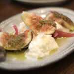 KNOCK CUCINA BUONA ITALIANA - 北海道 白糠のモッツァレラとイチジクの山椒カプレーゼ