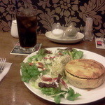 アルズカフェ - ステーキアンドギネスパイ950円