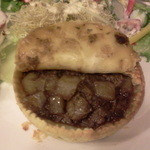 アルズカフェ - ステーキアンドギネスパイ950円