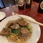 楽園 - 牛バラ肉の焼きそば