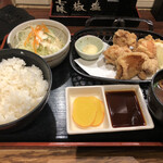 正起屋 - 唐揚げ定食880円