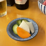 とん汁と玄米の店 檍食堂 - 糠漬けも良い塩梅