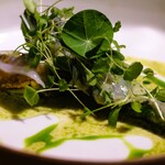 ル スプートニク - ヤリイカを纏った万願寺唐辛子、緑茄子、グリーンカレーの風味