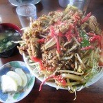 スタミナ丼￥８００