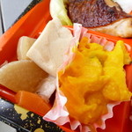 彩りごはん - 凍み豆腐の煮物、南瓜のなんか