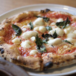 spisa wood oven pizza&gelato - マルゲリータ
