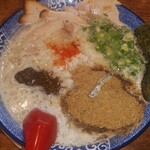 鶴亀堂 - にぼ玉ラーメン