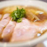 麺笑 巧真 - チャーシュー醤油らーめん1000円