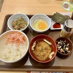 すき家 - 料理写真:牛たまかけ朝食ミニ320円