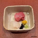 御料理 寺沢 - 青森 大畑産の天然本鮪の中トロと三陸大船渡産の夕締の眞子鰈