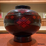 御料理 寺沢 - 特注の椀物の漆器も素敵です