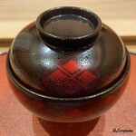 御料理 寺沢 - 特注の椀物の漆器も素敵です