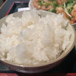Kanou - 鶏竜田揚げ定食1,000円のご飯のアップ（お替り自由）