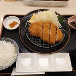 とんかつ 川久 - 2022年5月　上黒豚ロースカツ定食250ｇ（定食）　2500円