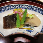 礒田 - 先付「毛蟹・蒸し鮑・ミニオクラ・キクラゲ」