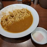 Koko Ichibanya - ポークカレー500gの辛さ普通と半熟卵(温泉卵？)
