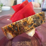 プレゼンテ スギ - GV鰹（アラとフランボワーズでGVした鰹、ビーツのピクルス、八千代牛乳の自家製水切りヨーグルト）