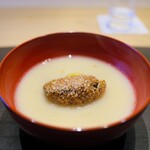 Higashiyama Tsukasa - お椀は揚げた黒イチジク。サクサクに揚げた食感と白味噌の甘さが良く合う♬