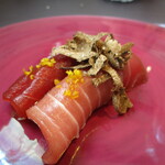 プレゼンテ スギ - .杉寿司（インサラータ・ディ・リーゾ、本鮪の天身と中トロ、夏トリュフ、軍鶏の卵カラスミ）