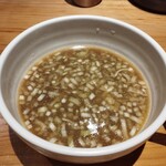 つけ汁。やや濃いめ？