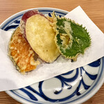 おうどん 瀬戸晴れ - 野菜天ぷら220円税込