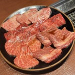 赤坂焼肉 うしや - 赤身盛り合わせ