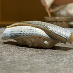 くるますし - 小鰭５日寝かせ柴海老オボロ挟み